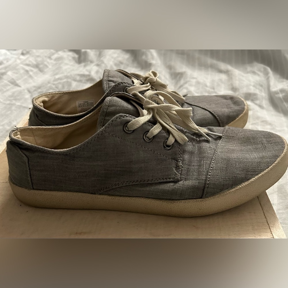 Toms Gray Canvas Lace Up Shoes Sneakers Size Mens Size 9.5
